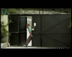 Кадр из видео ролика "Наших бьют!"